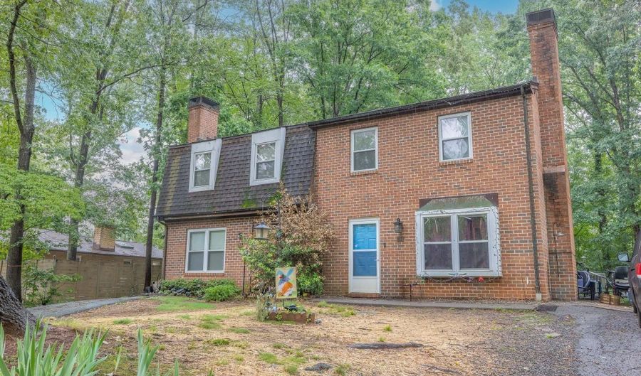 288 LAKE SAPONI Dr, Barboursville, VA 22923 - 6 Beds, 4 Bath