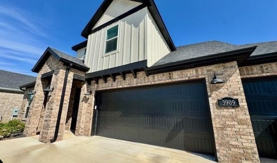 3909 SW Pecan Cir, Bentonville, AR 72713 - 4 Beds, 3 Bath