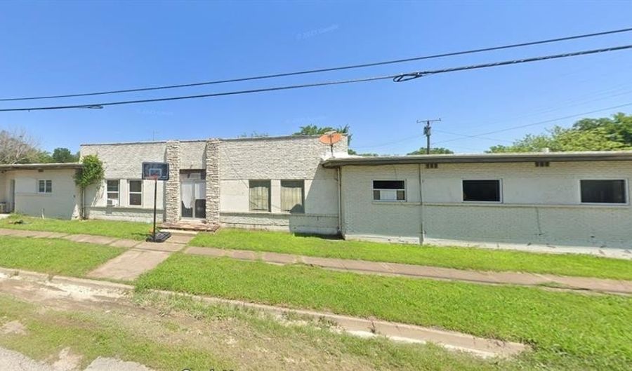 208 E Purdom Ave, Alvarado, TX 76009 - 0 Beds, 0 Bath