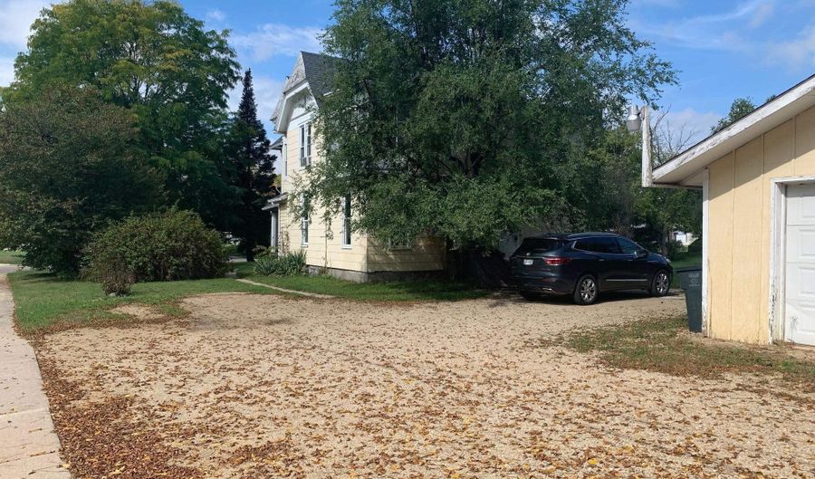 800 N Main St, Lake Mills, WI 53551 - 5 Beds, 0 Bath