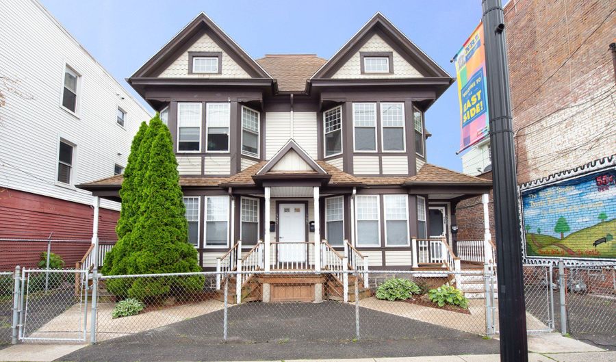 527 E Main St 2nd floor Right, Bridgeport, CT 06608 - 3 Beds, 1 Bath