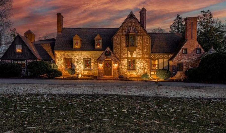 1670 Church St, Appomattox, VA 24522 - 9 Beds, 8 Bath