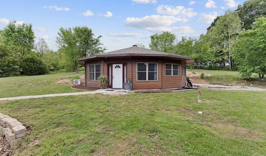 1010 Monroe Rd, Anderson, MO 64831 - 2 Beds, 2 Bath