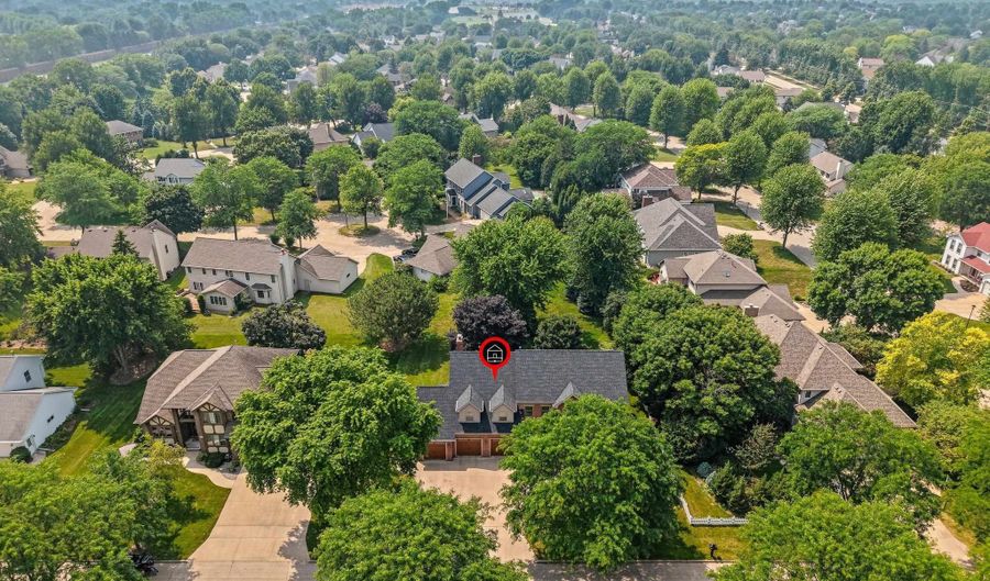 3901 N MILLWOOD Dr, Appleton, WI 54913 - 4 Beds, 4 Bath
