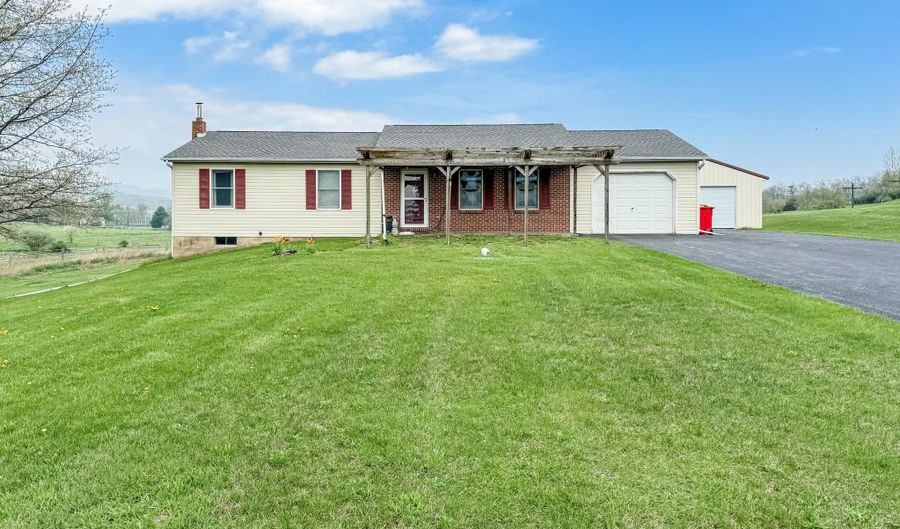 627 GRAHAMS WOOD Rd, Newville, PA 17241 - 3 Beds, 2 Bath