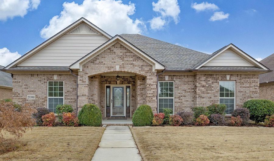 25390 Castlebury Dr, Athens, AL 35613 - 3 Beds, 3 Bath