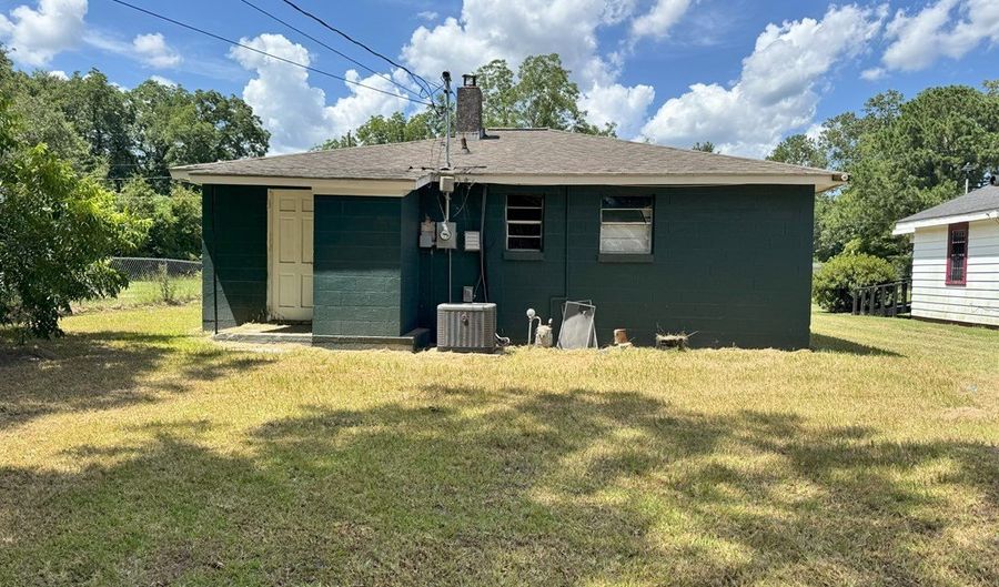 1418 Roosevelt Ave, Albany, GA 31705 - 2 Beds, 1 Bath