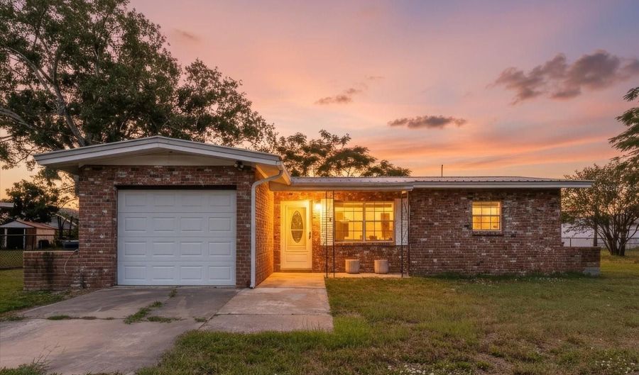 6212 FLORIDA Cir W, Apollo Beach, FL 33572 - 2 Beds, 1 Bath