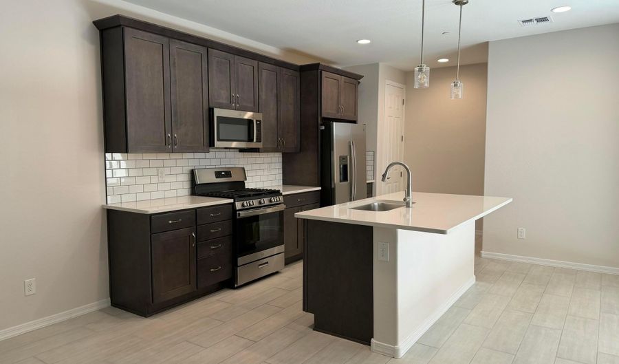 2820 N Evergreen St, Buckeye, AZ 85396 - 3 Beds, 3 Bath