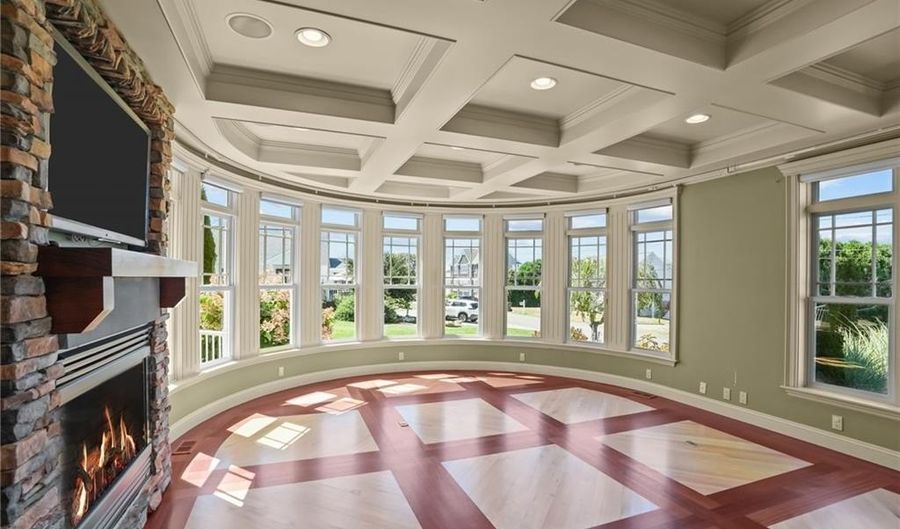 74 Bayberry Rd, Narragansett, RI 02882 - 4 Beds, 4 Bath