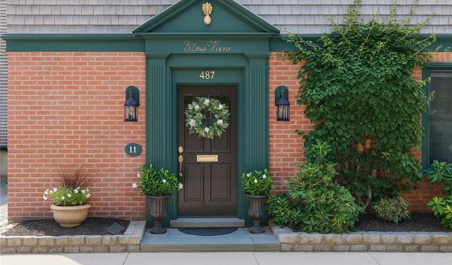 487 Spring St 1, Newport, RI 02840 - 2 Beds, 1 Bath