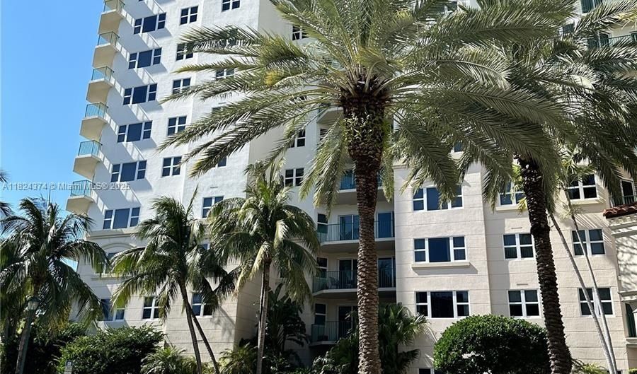19900 E Country Club Dr 1218, Aventura, FL 33180 - 2 Beds, 2 Bath