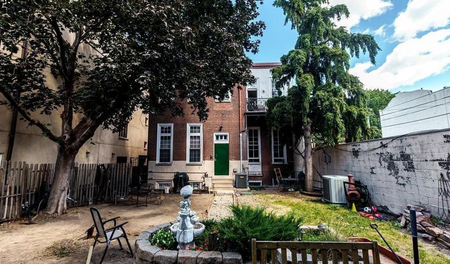 318 BAINBRIDGE St, Philadelphia, PA 19147 - 0 Beds, 0 Bath
