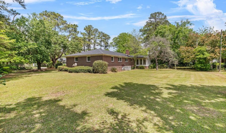 107 Barnett Dr, Bishopville, SC 29010 - 4 Beds, 2 Bath