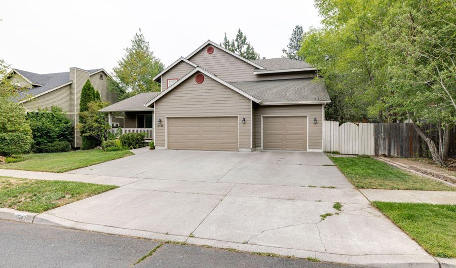 2542 NE Keats Dr, Bend, OR 97701 - 3 Beds, 3 Bath