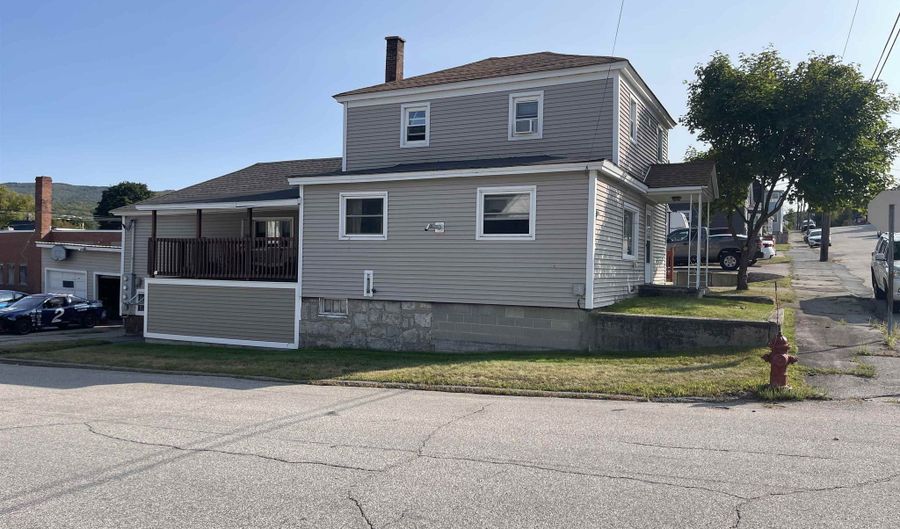 820 Fourth Ave, Berlin, NH 03570 - 5 Beds, 4 Bath