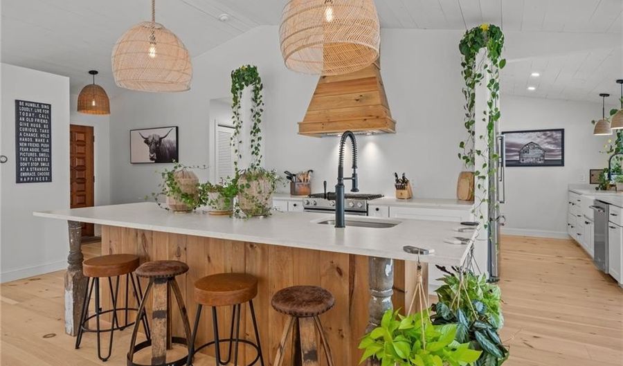 33 Slavin Path, Glocester, RI 02814 - 3 Beds, 2 Bath