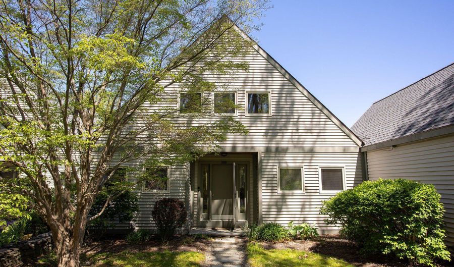 322 Arcadia Dr, Ancramdale, NY 12503 - 3 Beds, 4 Bath