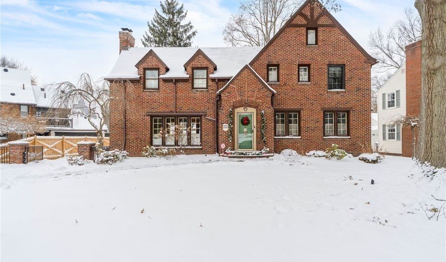 80 Clemmer Ave, Akron, OH 44313 - 4 Beds, 3 Bath