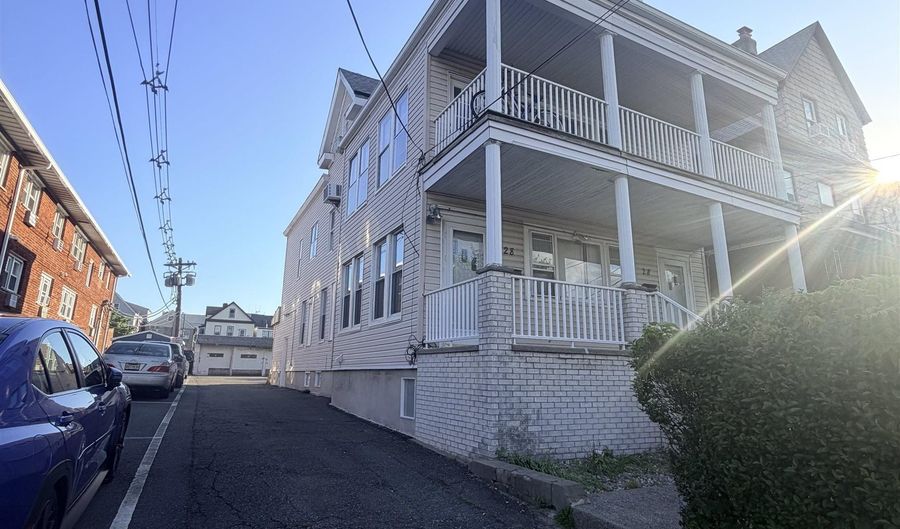 28 E 32ND St 2, Bayonne, NJ 07002 - 3 Beds, 3 Bath