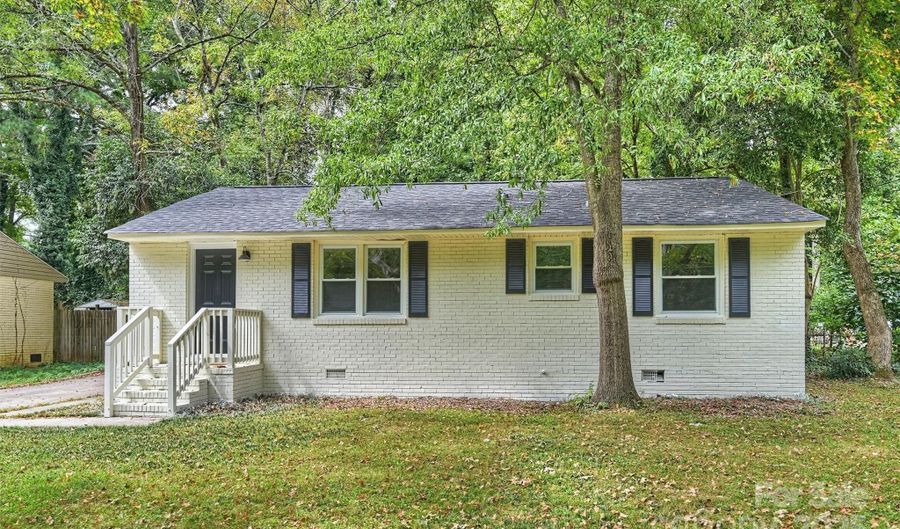 1709 Masonic Dr, Charlotte, NC 28205 - 2 Beds, 1 Bath