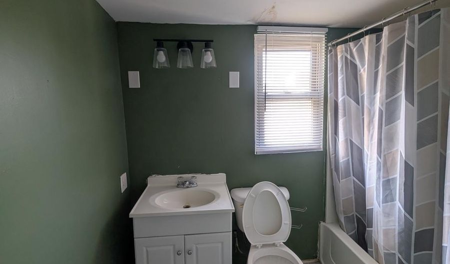 202 E MARKET St, Greenwood, DE 19950 - 3 Beds, 2 Bath