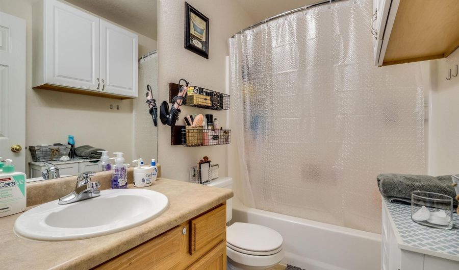 1307 MEDLEY Loop, Cheyenne, WY 82007 - 3 Beds, 4 Bath