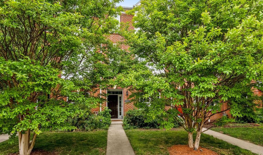 23144 FLORA MURE Dr, Ashburn, VA 20148 - 4 Beds, 4 Bath