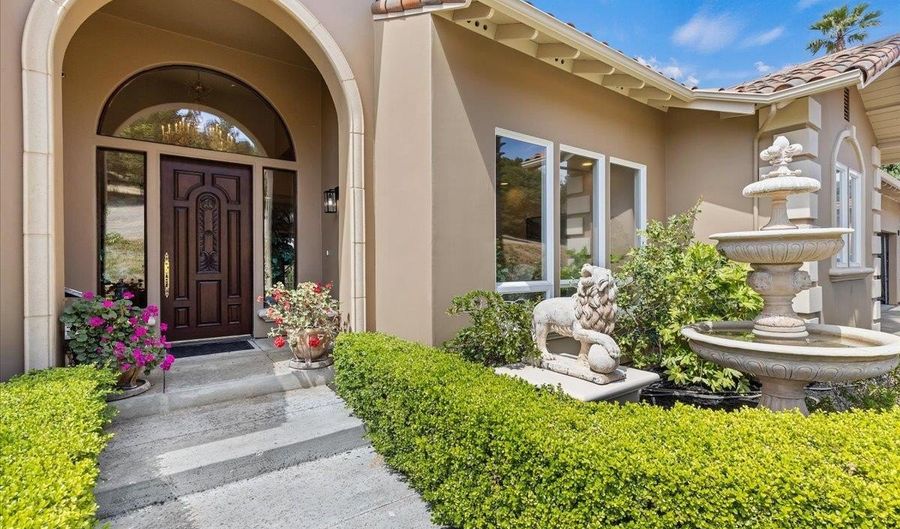 2710 Summerland Rd, Aromas, CA 95004 - 6 Beds, 6 Bath