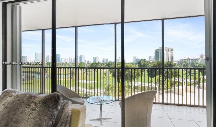 20379 W Country Club Dr 536, Aventura, FL 33180 - 2 Beds, 2 Bath