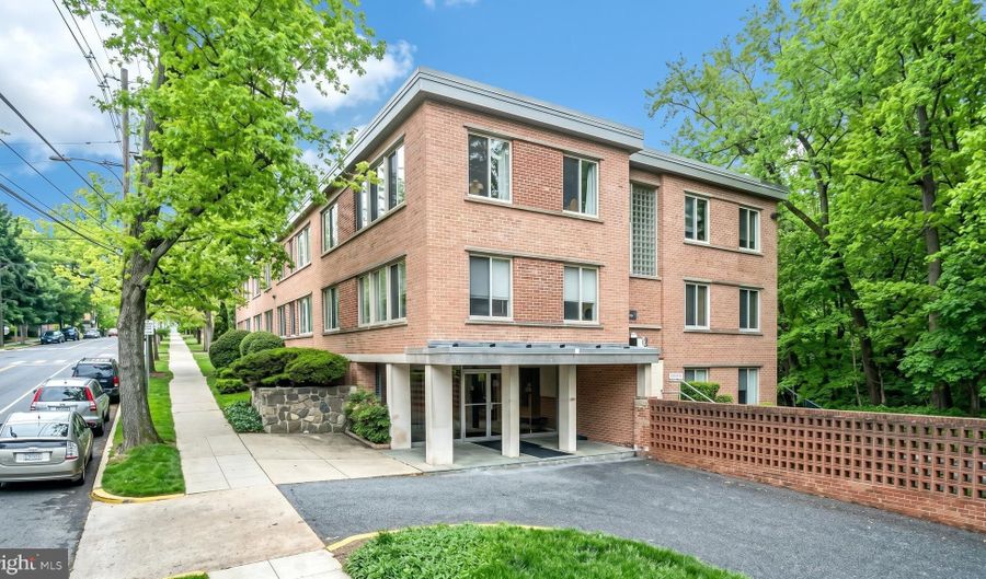 3033 NEW MEXICO Ave NW 306, Washington, DC 20016 - 1 Beds, 1 Bath