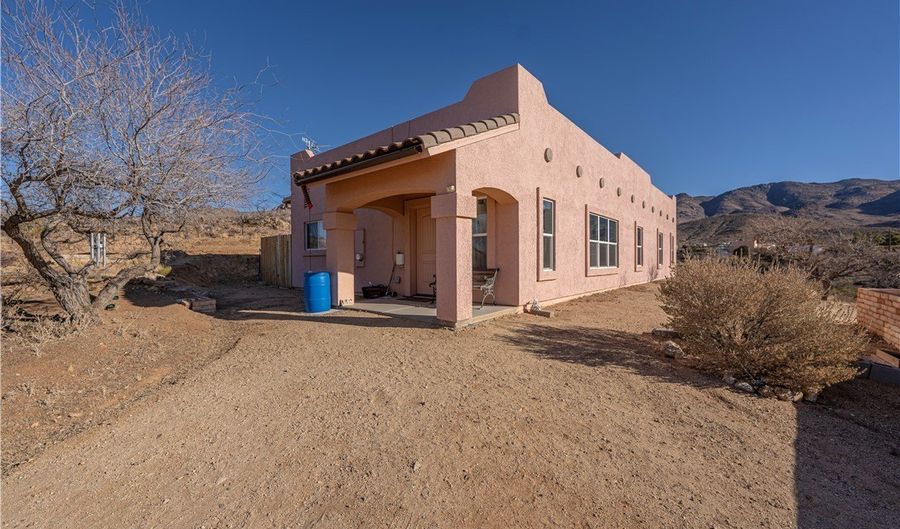5031 W Tennessee Ave, Chloride, AZ 86431 - 3 Beds, 2 Bath