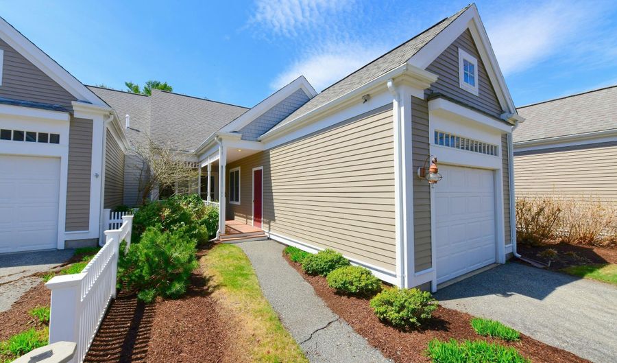2 Candleberry Ct 2, Bourne, MA 02532 - 2 Beds, 4 Bath