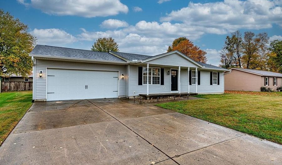 322 Whippoorwill Dr, Batesville, IN 47006 - 3 Beds, 2 Bath