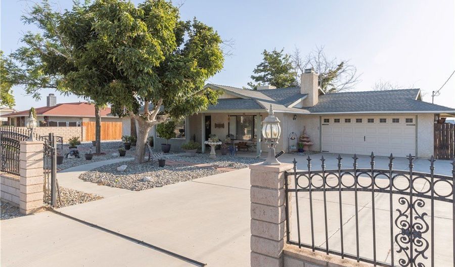 12386 Pawnee Rd, Apple Valley, CA 92308 - 3 Beds, 2 Bath