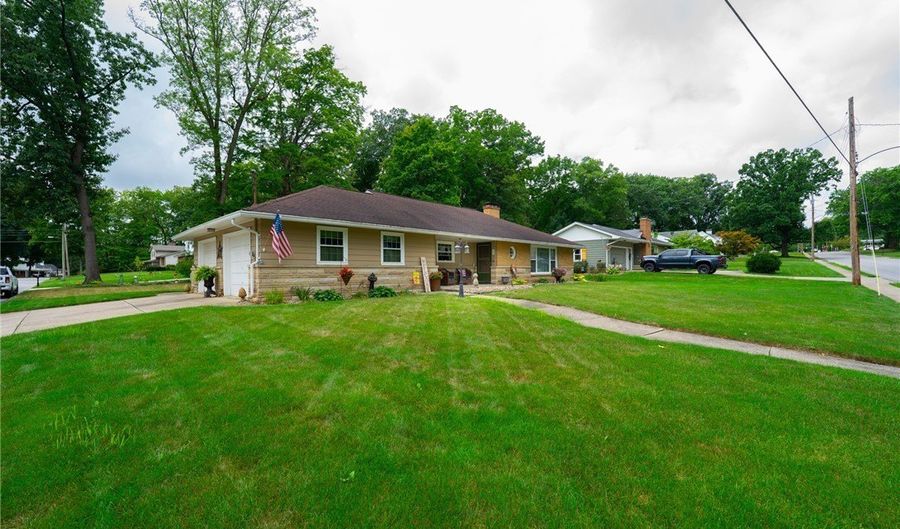 453 Hillcrest Dr, Ashland, OH 44805 - 2 Beds, 2 Bath