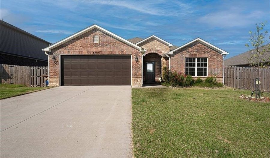 6704 Pilgrim Rd, Bentonville, AR 72713 - 4 Beds, 2 Bath