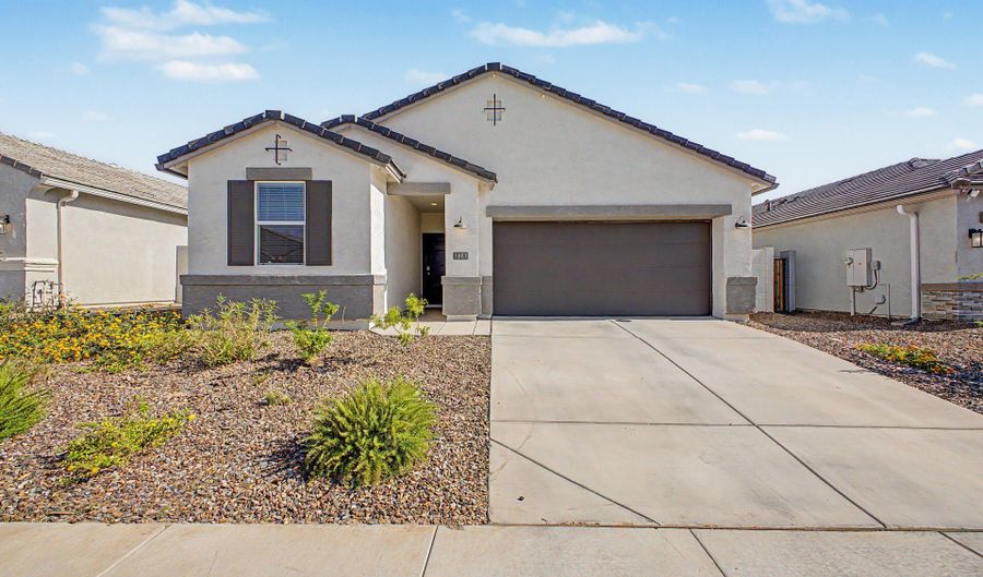1881 W STANTON Ave, Apache Junction, AZ 85120 - 4 Beds, 2 Bath