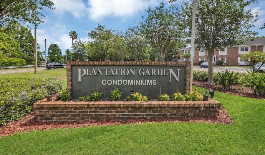 4262 LAKE UNDERHILL Rd 9C7, Orlando, FL 32803 - 2 Beds, 2 Bath
