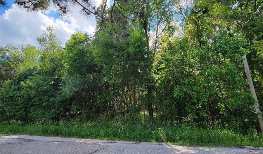 903 N Garfield, Algona, IA 50511 - 0 Beds, 0 Bath