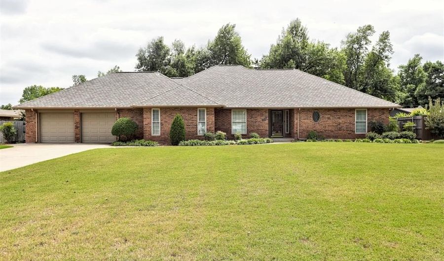 7112 NW 32nd St, Bethany, OK 73008 - 3 Beds, 2 Bath