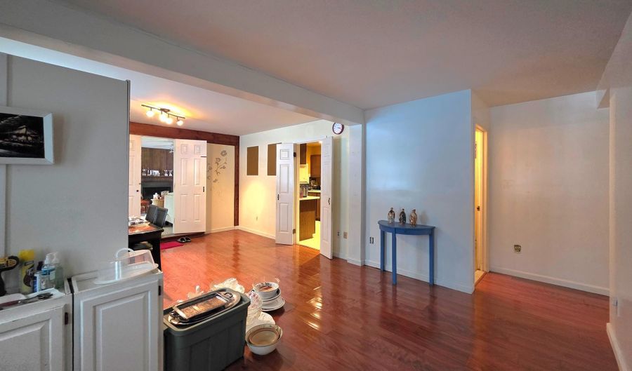 7117 JUDITH Ave, Alexandria, VA 22315 - 5 Beds, 3 Bath