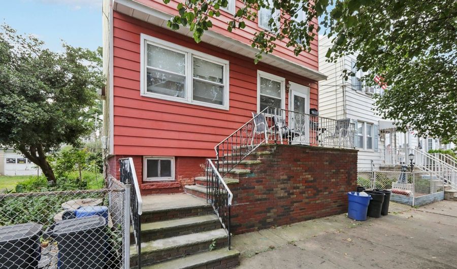 129 PROSPECT Ave, Bayonne, NJ 07002 - 8 Beds, 2 Bath