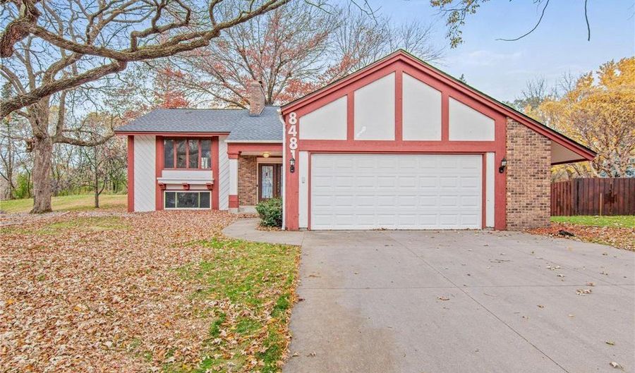 8481 142nd Street Ct, Apple Valley, MN 55124 - 4 Beds, 3 Bath