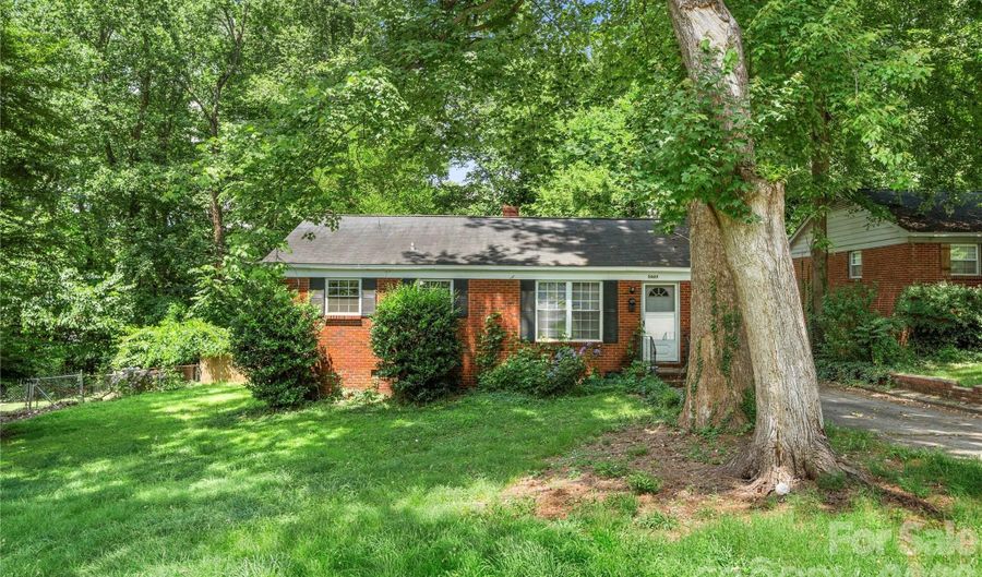 5027 Erickson Rd, Charlotte, NC 28205 - 3 Beds, 1 Bath