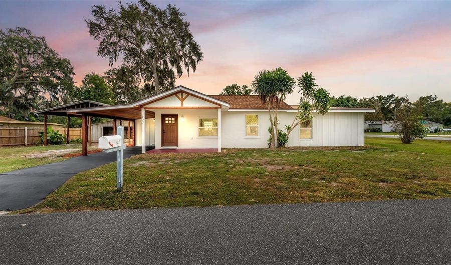 127 COLONIAL Dr, Auburndale, FL 33823 - 3 Beds, 2 Bath