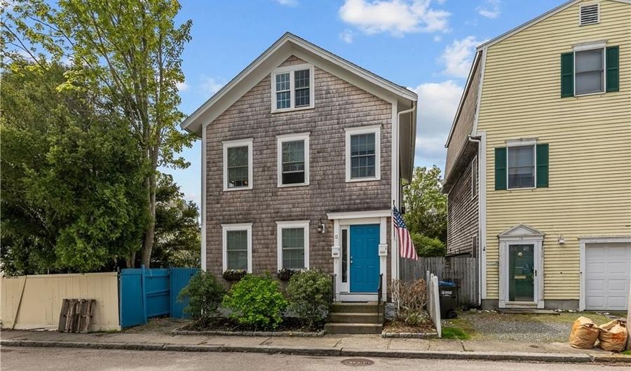 12 Callender Ave, Newport, RI 02840 - 4 Beds, 3 Bath
