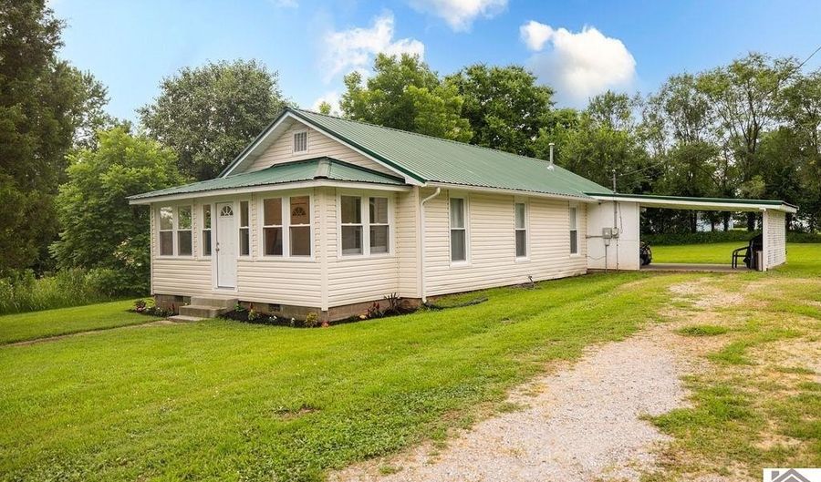 581 Clay St, Barlow, KY 42024 - 3 Beds, 2 Bath