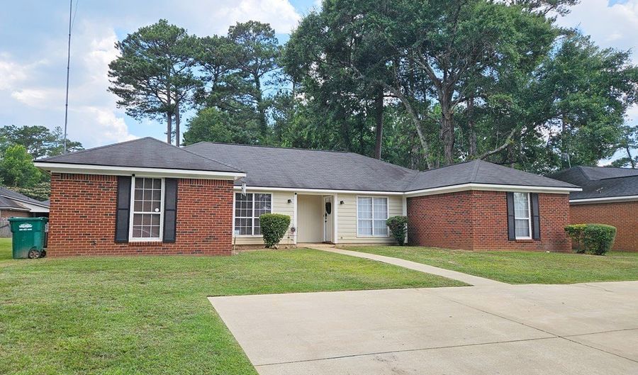 1615 Whisperwood St, Albany, GA 31721 - 6 Beds, 4 Bath