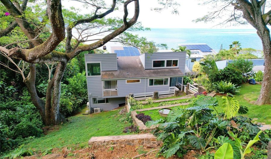 47-386 Lulani St B, Kaneohe, HI 96744 - 4 Beds, 3 Bath